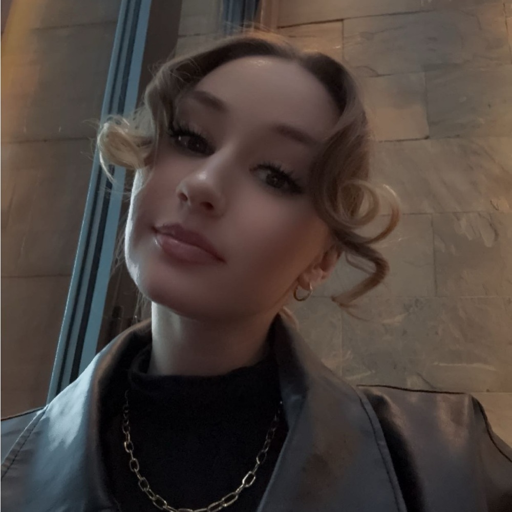 Meet your Posher, Lina